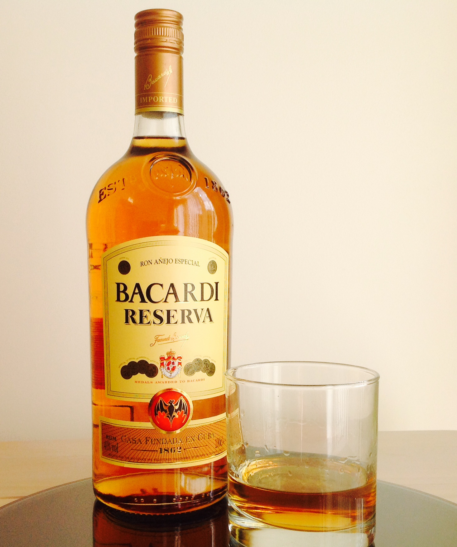 Бакарди виски. Bacardi reserva rum. Виски Ром бакарди. Ром бакарди спайси. Бакарди Анеджо 4.